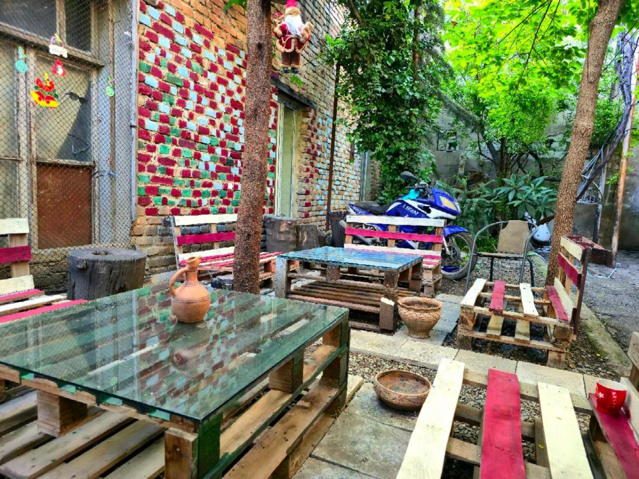 Colors Hostel Tiflis Exterior foto